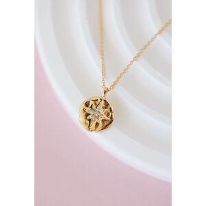 18” Dainty Minimalist Gold Plated Guiding Sparkly North Star Pendant Necklace